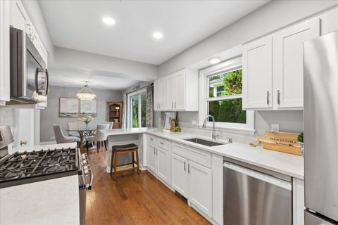Tiny photo for 3605 Thayer Street, Evanston, IL 60201 (MLS # 12788465)