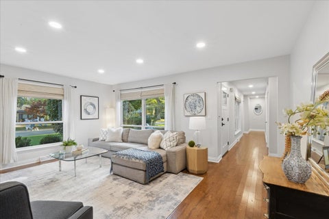 Tiny photo for 3605 Thayer Street, Evanston, IL 60201 (MLS # 12788465)