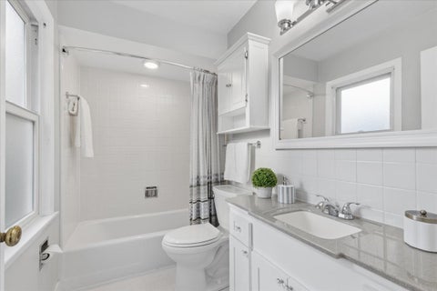 Tiny photo for 3605 Thayer Street, Evanston, IL 60201 (MLS # 12788465)