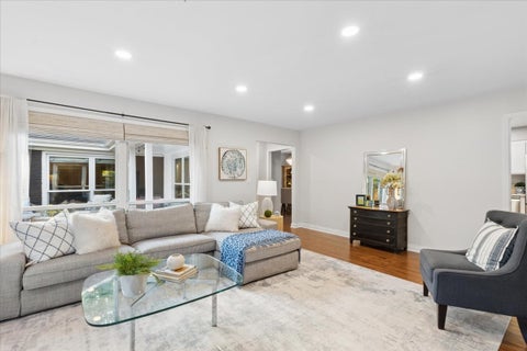 Tiny photo for 3605 Thayer Street, Evanston, IL 60201 (MLS # 12788465)