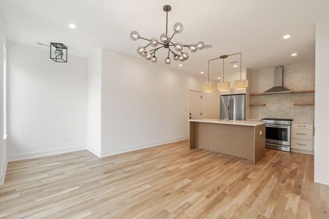 Tiny photo for 1530 W 18th Place #2, Chicago, IL 60608 (MLS # 12527931)