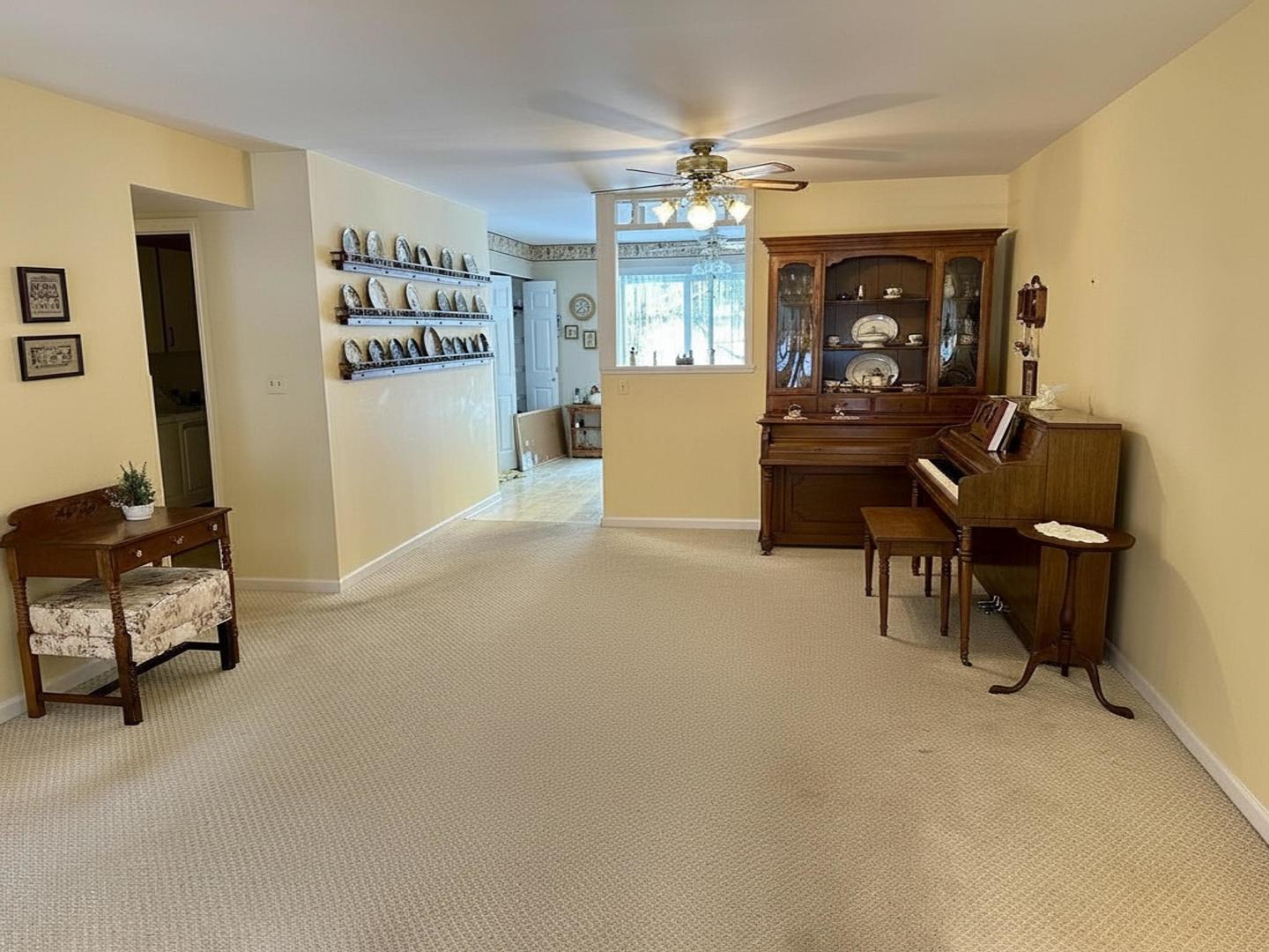 Woodstock, Illinois 60098, United States, 3 Bedrooms Bedrooms, ,3 BathroomsBathrooms,Residential,Active,254100