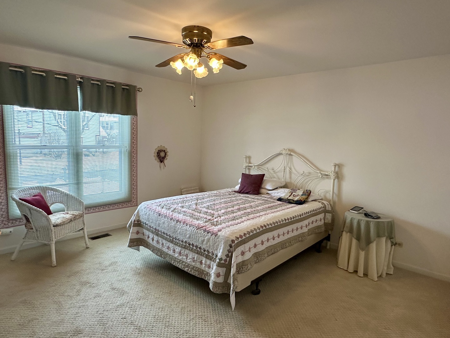 Woodstock, Illinois 60098, United States, 3 Bedrooms Bedrooms, ,3 BathroomsBathrooms,Residential,Active,254100