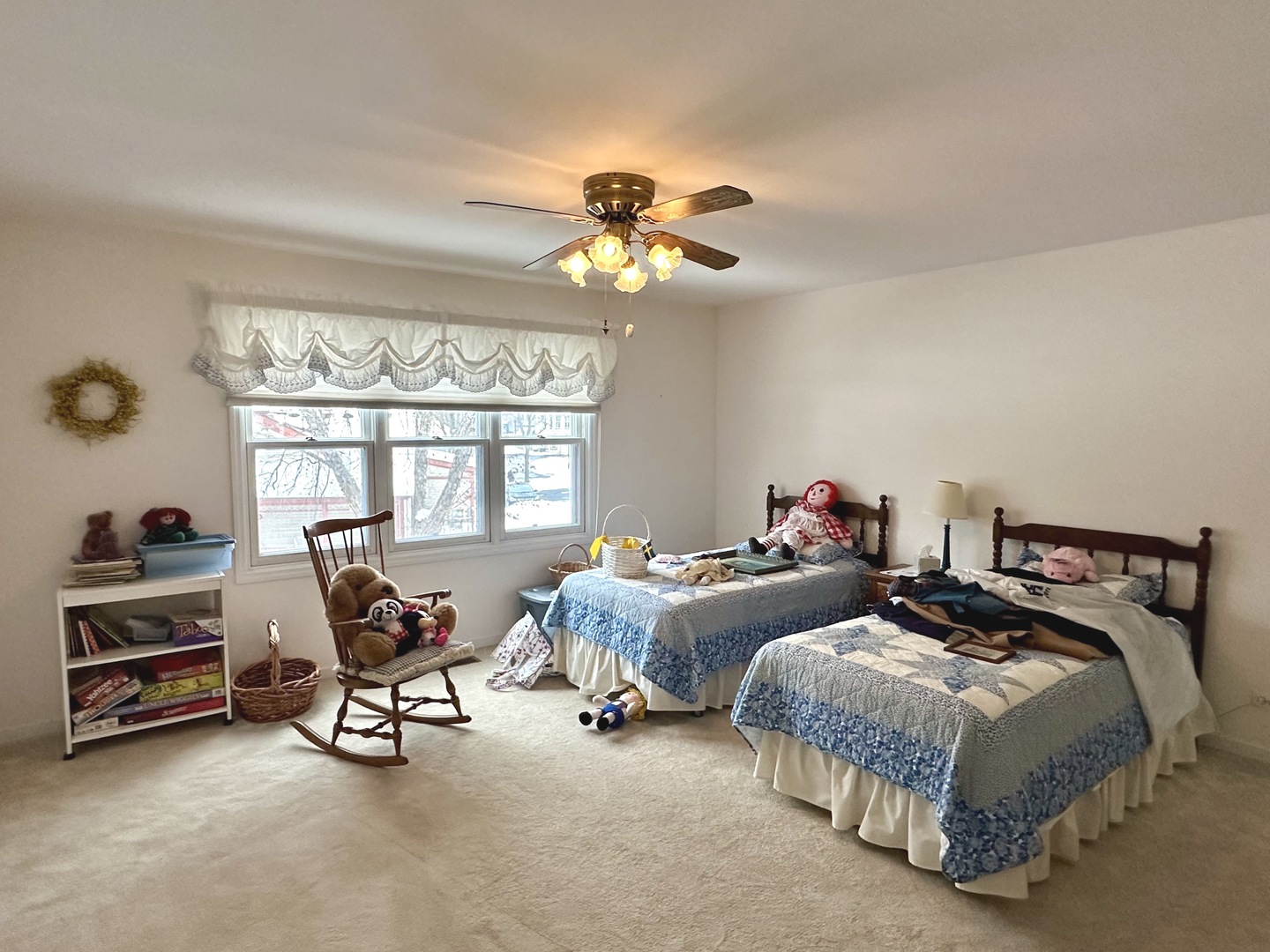 Woodstock, Illinois 60098, United States, 3 Bedrooms Bedrooms, ,3 BathroomsBathrooms,Residential,Active,254100