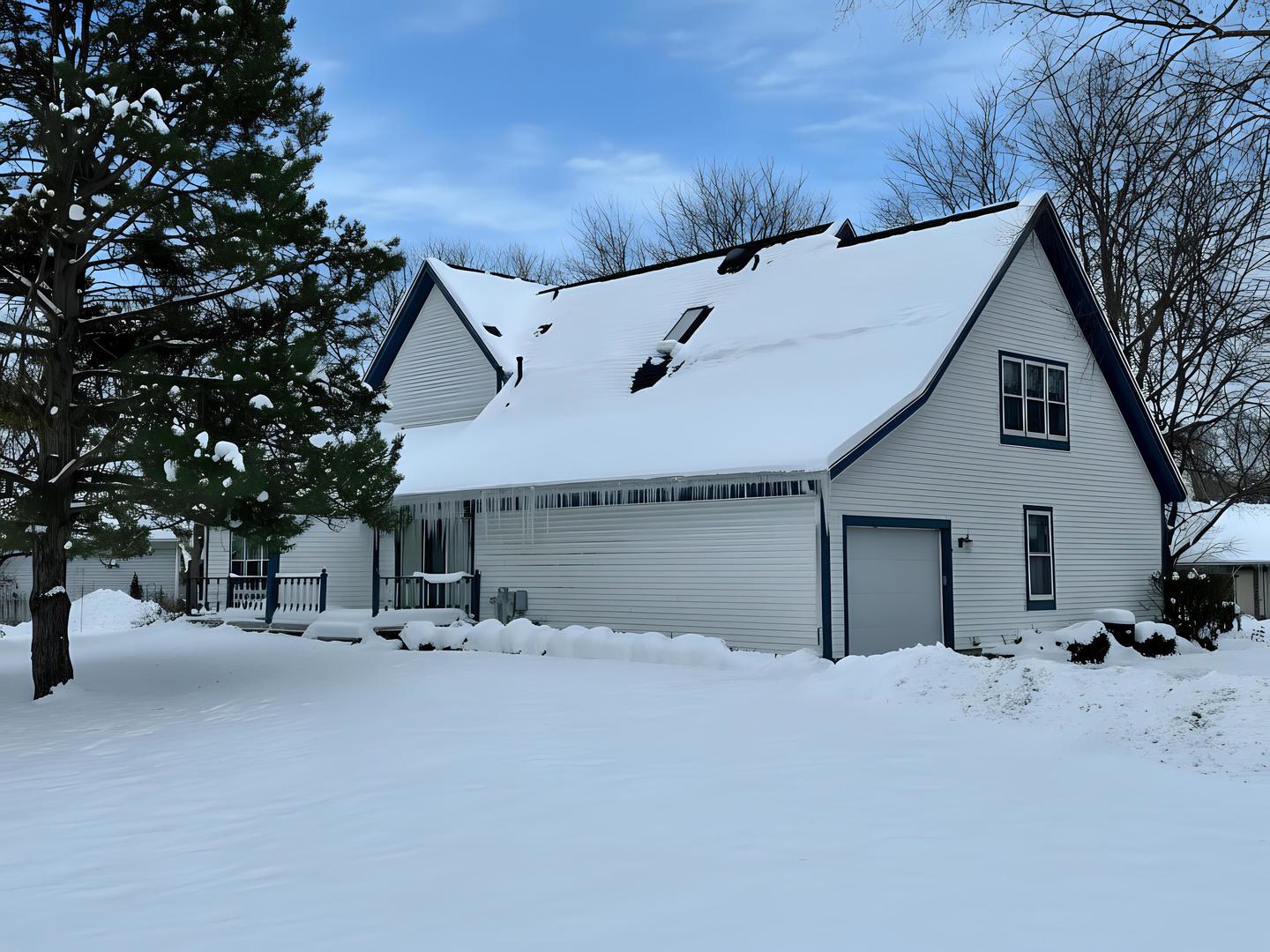 Woodstock, Illinois 60098, United States, 3 Bedrooms Bedrooms, ,3 BathroomsBathrooms,Residential,Active,254100