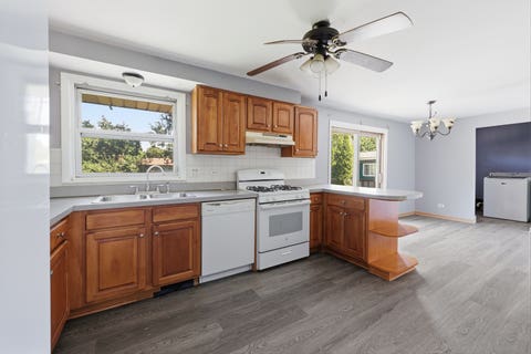 Tiny photo for 1318 Kingston Lane, Schaumburg, IL 60193 (MLS # 12707207)