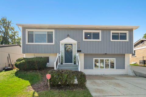 Photo of 7433 163rd Place, Tinley Park, IL 60477 (MLS # 12480031)