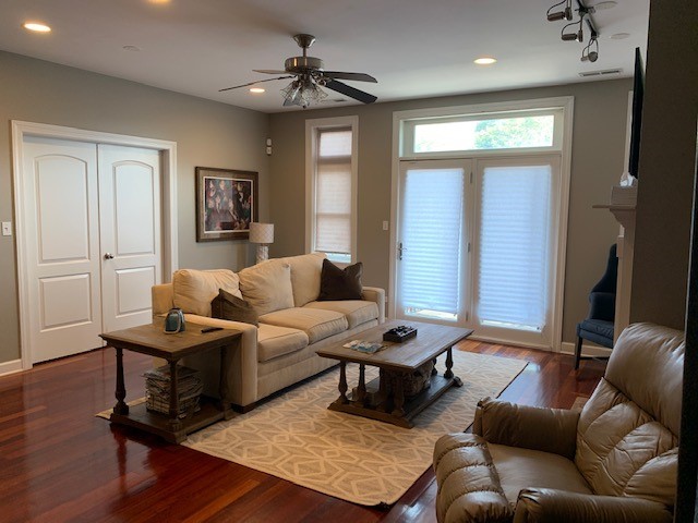 4043 S Drexel Boulevard 202