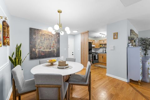 Tiny photo for 7A Kingery Quarter #201, Willowbrook, IL 60527 (MLS # 12624010)