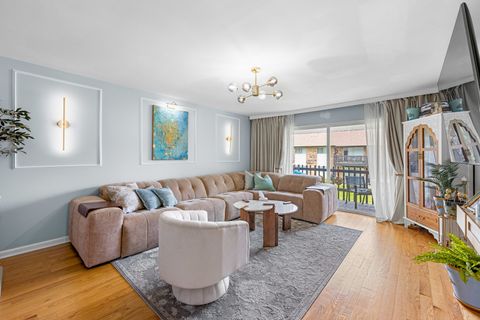 Tiny photo for 7A Kingery Quarter #201, Willowbrook, IL 60527 (MLS # 12624010)