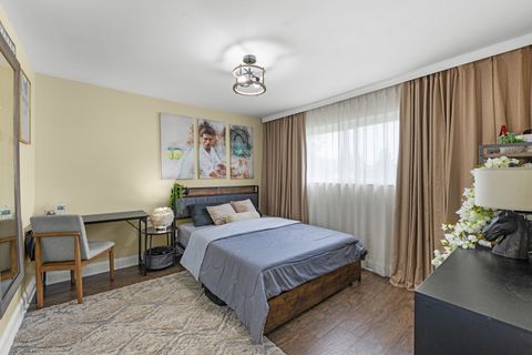 Tiny photo for 7A Kingery Quarter #201, Willowbrook, IL 60527 (MLS # 12624010)