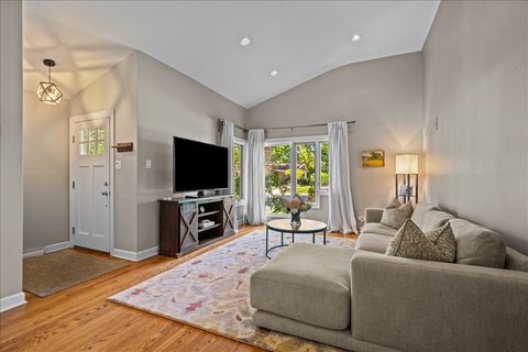 Tiny photo for 677 Timber Hill Road, Deerfield, IL 60015 (MLS # 12490901)