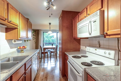 Tiny photo for 3801 APPIAN Way #205, Glenview, IL 60025 (MLS # 12750077)