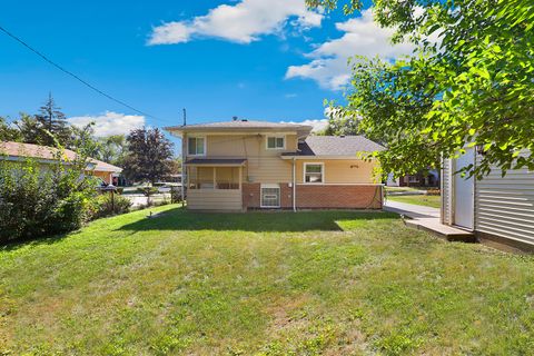Tiny photo for 613 Saratoga Drive, Chicago Heights, IL 60411 (MLS # 12472950)