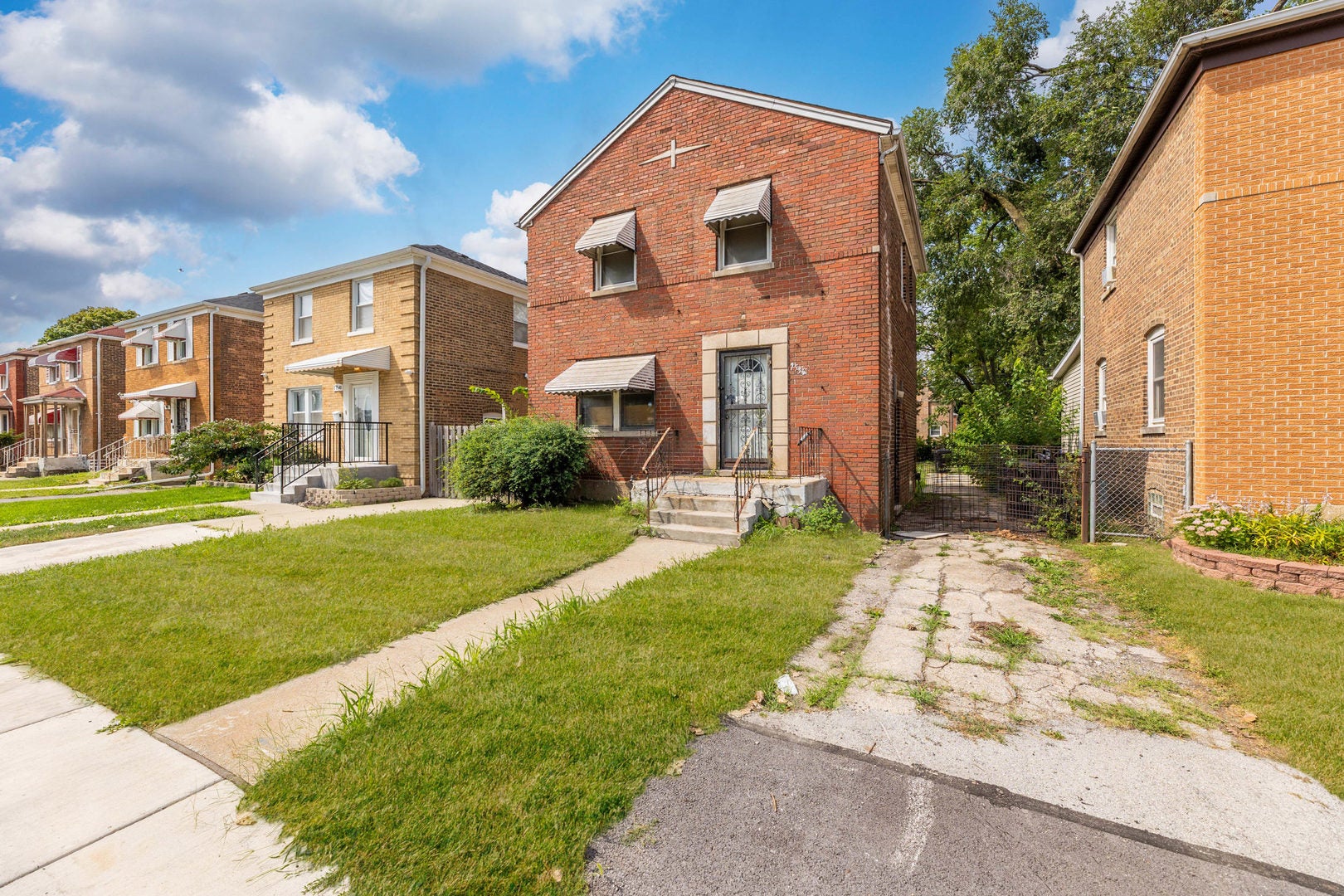 7536 S Damen Avenue - Photo 2