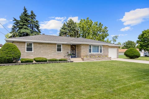 Photo of 2225 W Arden Place, Joliet, IL 60435 (MLS # 12688162)