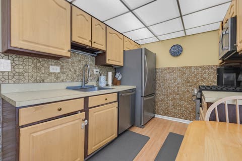 Tiny photo for 945 E Kenilworth Avenue #423, Palatine, IL 60074 (MLS # 12666907)
