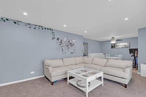 Tiny photo for 945 E Kenilworth Avenue #423, Palatine, IL 60074 (MLS # 12666907)