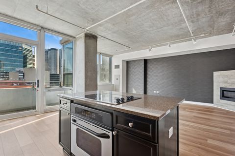 Tiny photo for 737 W Washington Boulevard #1003, Chicago, IL 60661 (MLS # 12553548)