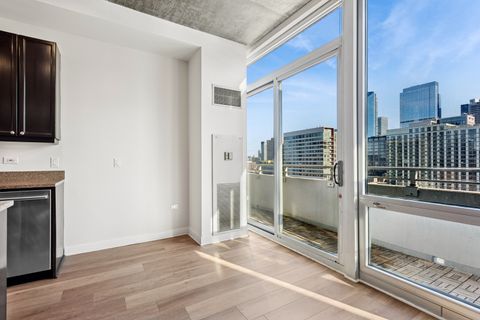 Tiny photo for 737 W Washington Boulevard #1003, Chicago, IL 60661 (MLS # 12553548)