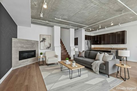 Tiny photo for 737 W Washington Boulevard #1003, Chicago, IL 60661 (MLS # 12553548)