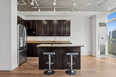 Tiny photo for 737 W Washington Boulevard #1003, Chicago, IL 60661 (MLS # 12553548)