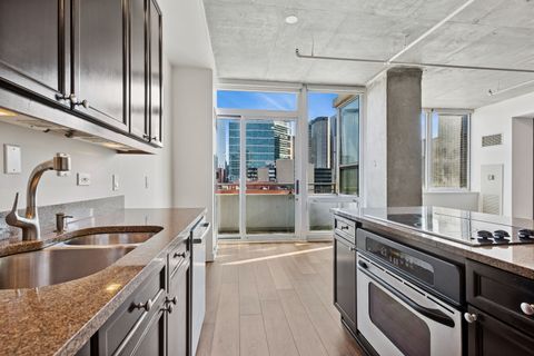 Tiny photo for 737 W Washington Boulevard #1003, Chicago, IL 60661 (MLS # 12553548)