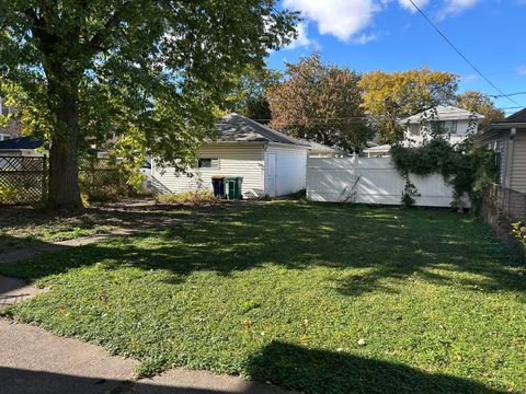 Tiny photo for 837 S Humphrey Avenue, Oak Park, IL 60304 (MLS # 12508043)