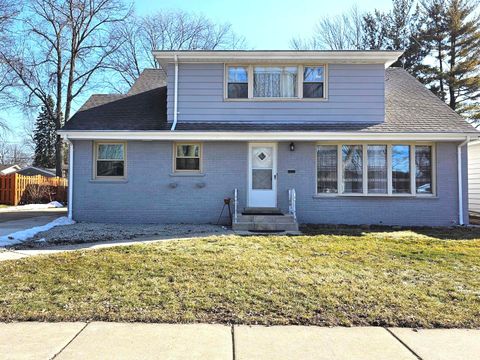 Tiny photo for 507 S Waterman Avenue, Arlington Heights, IL 60004 (MLS # 12596180)
