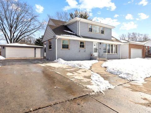 Tiny photo for 507 S Waterman Avenue, Arlington Heights, IL 60004 (MLS # 12596180)