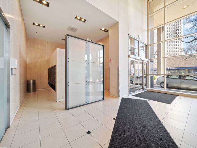 5320 N SHERIDAN Road 1911