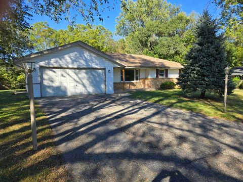 Photo of 2924 CASCADE Drive, Rockford, IL 61109 (MLS # 12503612)