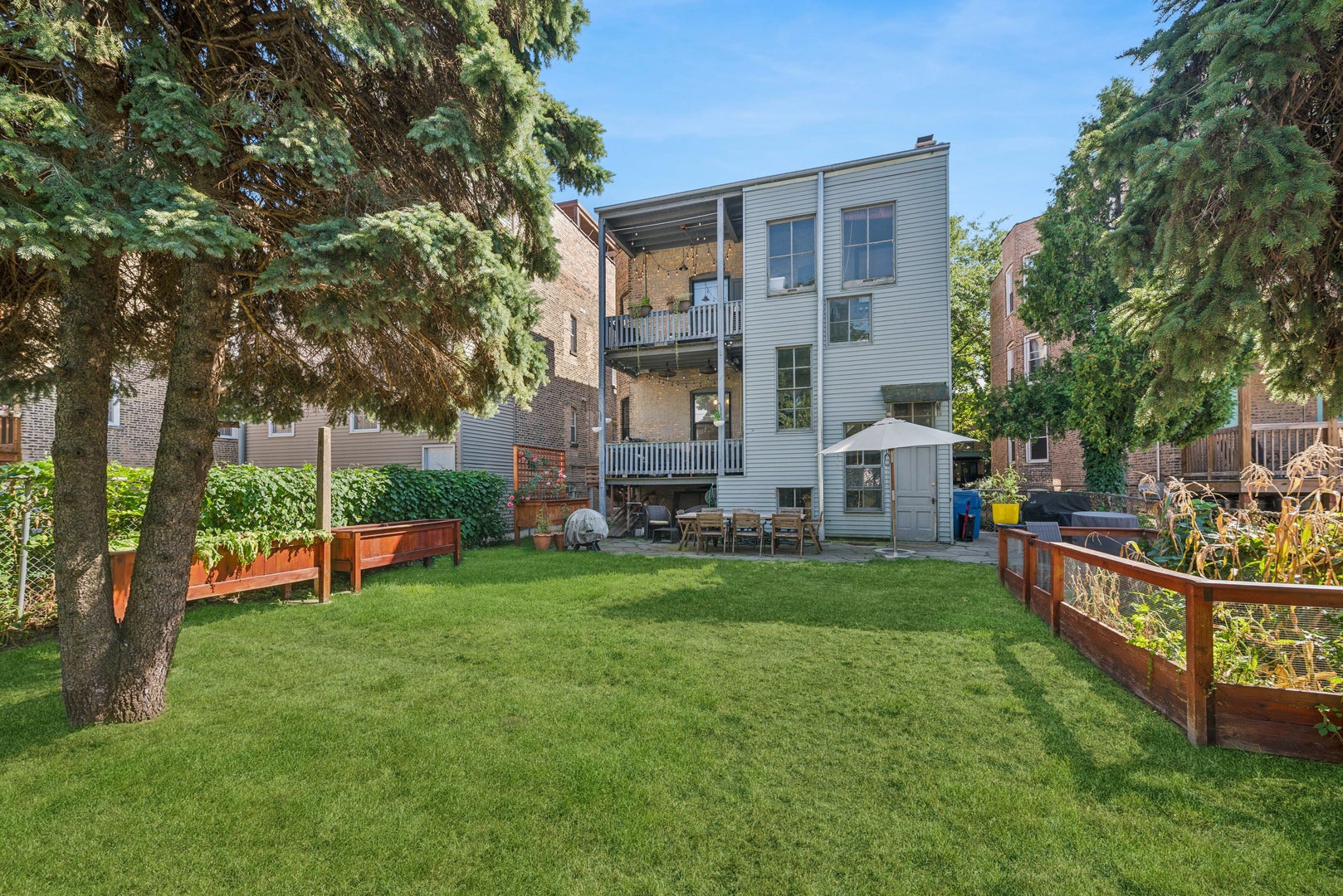 1314 W Carmen Avenue