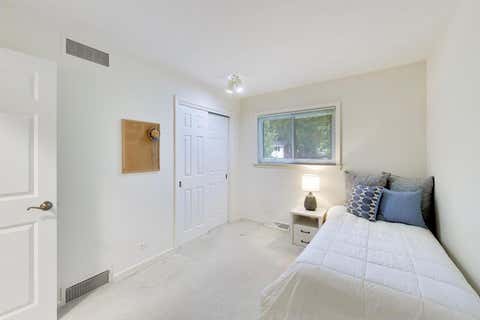 Tiny photo for 301 S Yale Avenue, Arlington Heights, IL 60005 (MLS # 12727648)