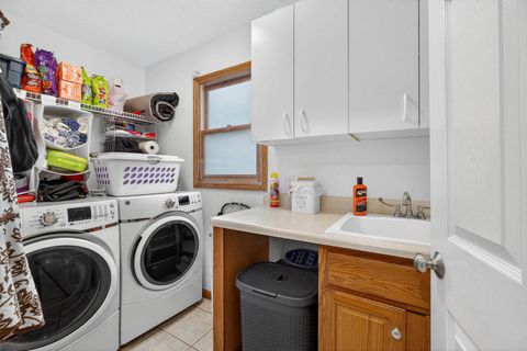 Tiny photo for 1029 W 60 Street, Davenport, IA 52806 (MLS # 12540692)