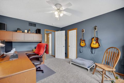 Tiny photo for 1029 W 60 Street, Davenport, IA 52806 (MLS # 12540692)