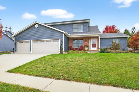 Photo of 1029 W 60 Street, Davenport, IA 52806 (MLS # 12540692)