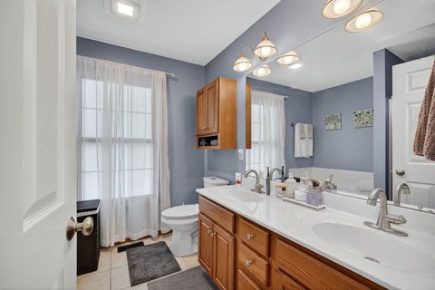 Tiny photo for 1029 W 60 Street, Davenport, IA 52806 (MLS # 12540692)