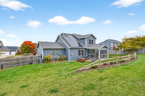 Tiny photo for 1029 W 60 Street, Davenport, IA 52806 (MLS # 12540692)