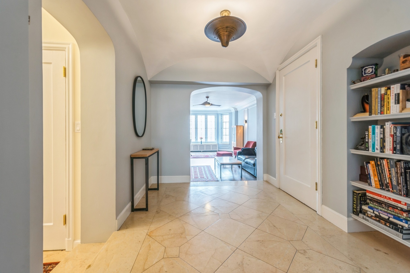 421 W Melrose Street 10B