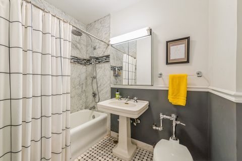 Tiny photo for 421 W Melrose Street #10B, Chicago, IL 60657 (MLS # 12385000)
