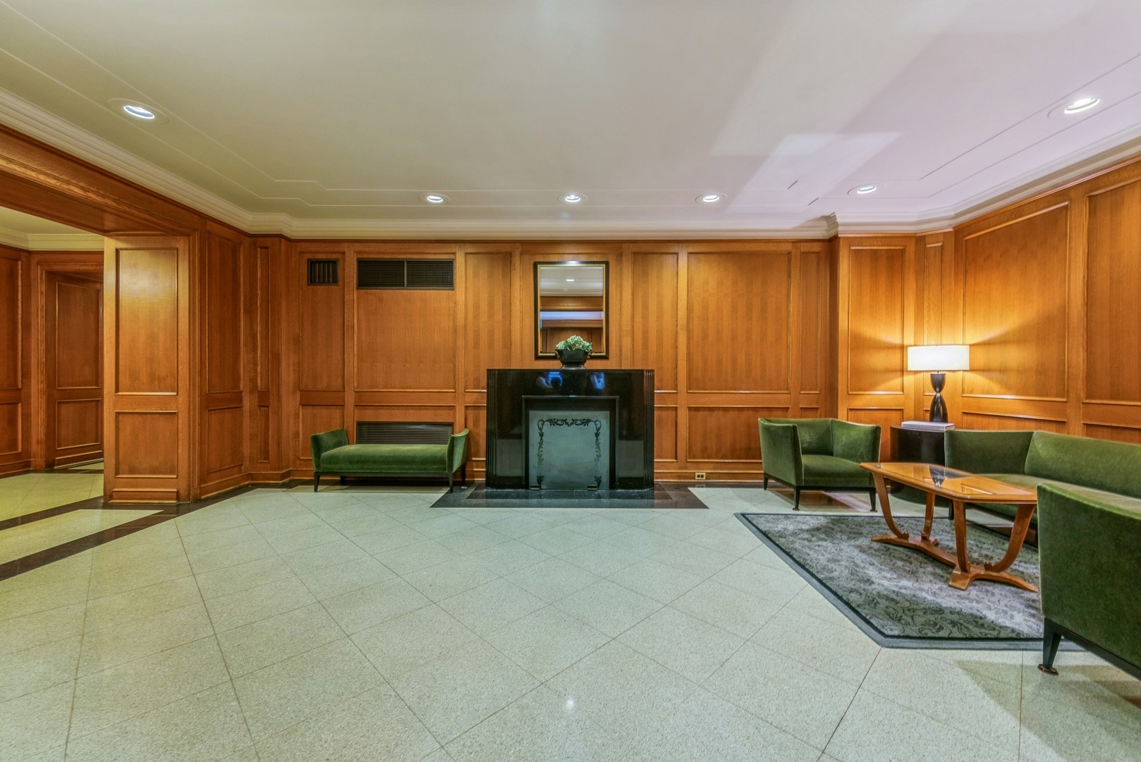 421 W Melrose Street 10B