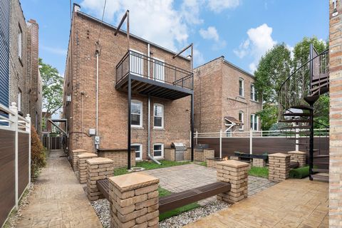 Tiny photo for 2115 Kenilworth Avenue, Berwyn, IL 60402 (MLS # 12453865)