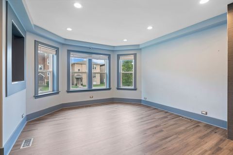 Tiny photo for 2115 Kenilworth Avenue, Berwyn, IL 60402 (MLS # 12453865)