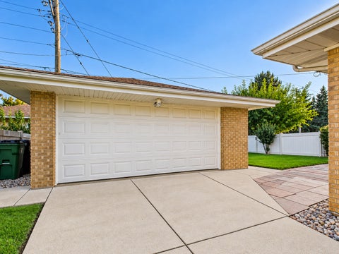 Tiny photo for 1507 Oakton Street, Park Ridge, IL 60068 (MLS # 12774172)