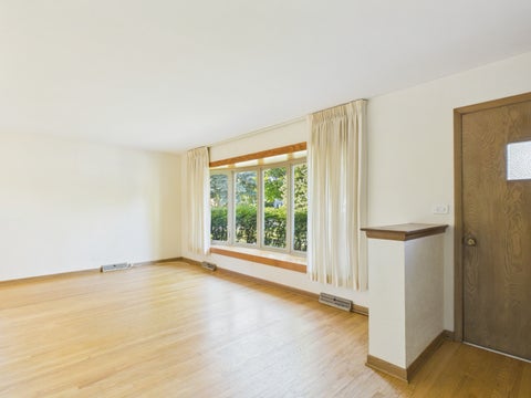 Tiny photo for 1507 Oakton Street, Park Ridge, IL 60068 (MLS # 12774172)