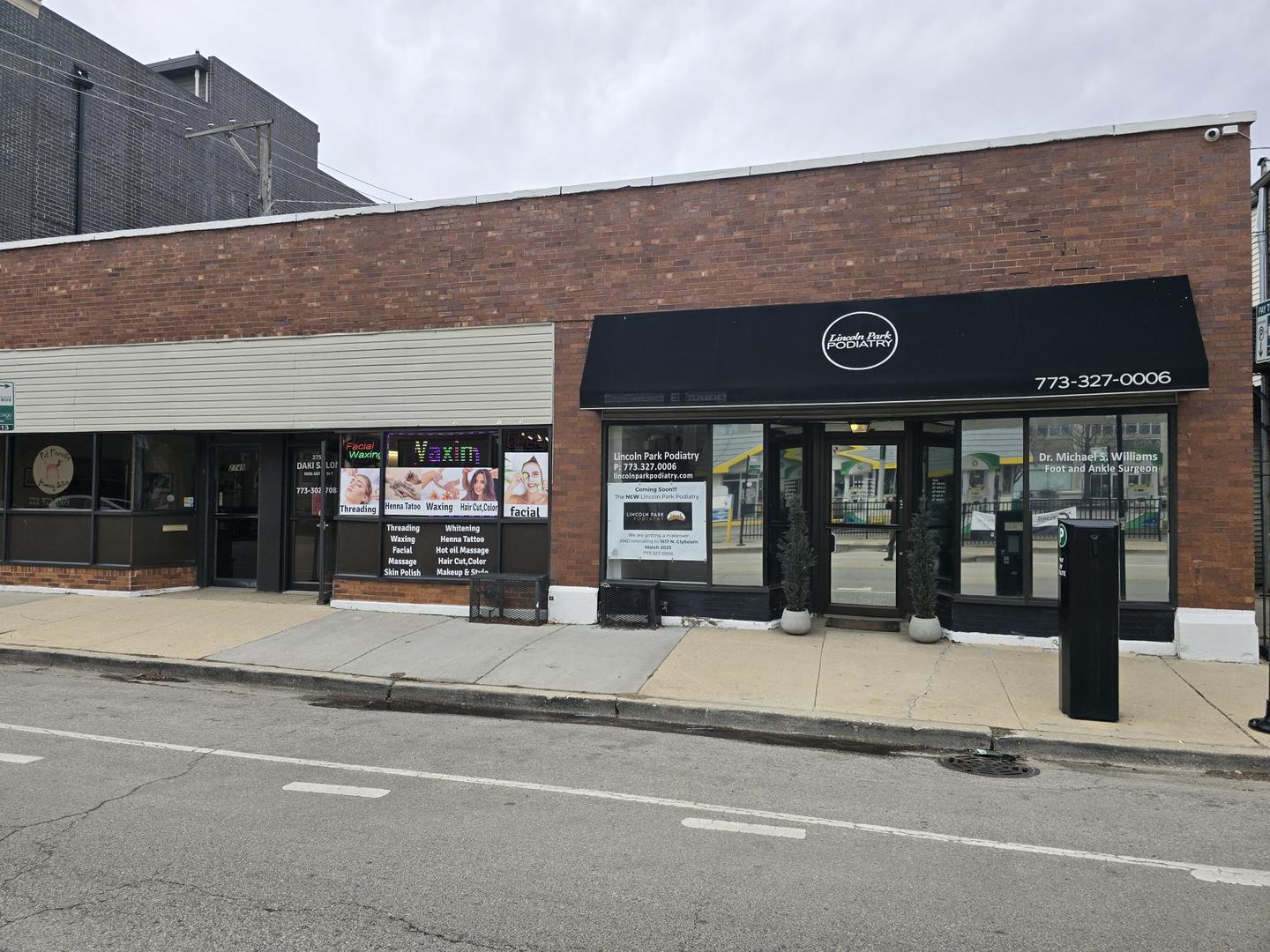 2752 N Southport Street