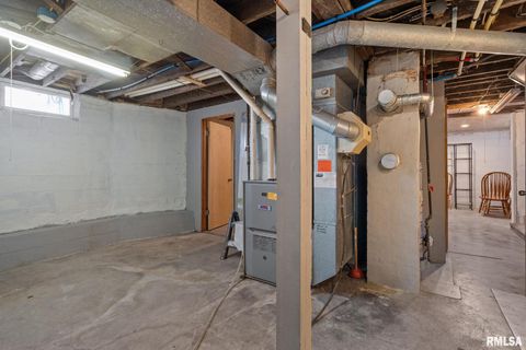 Tiny photo for 1602 37TH Street, Rock Island, IL 61201 (MLS # QC4270103)