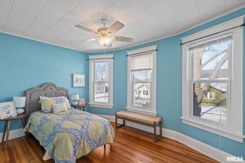 Tiny photo for 1602 37TH Street, Rock Island, IL 61201 (MLS # QC4270103)