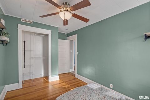 Tiny photo for 1602 37TH Street, Rock Island, IL 61201 (MLS # QC4270103)